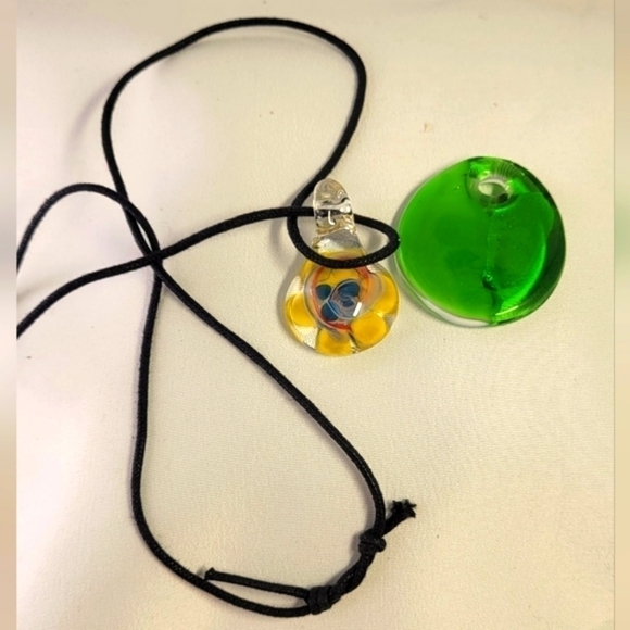 Glass art pendants yellow flower on clear glass, abstract with foil inlay on gre - Picture 4 of 4